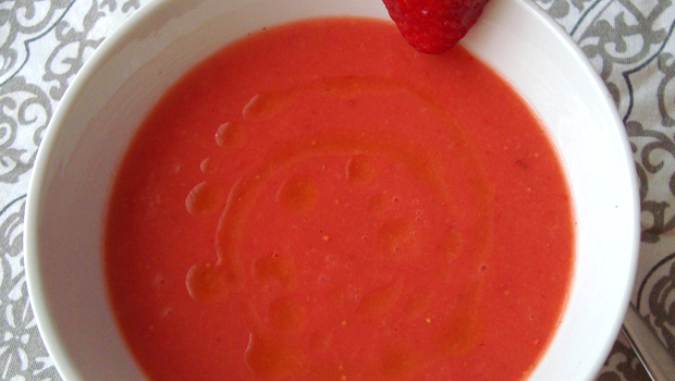 Gazpacho ou sopa fría de amorodos e mazá